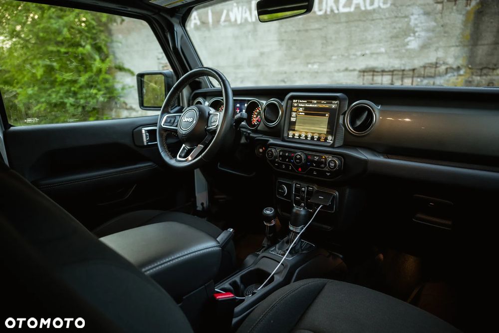 Jeep Wrangler Unlimited 3.6 Automatik Sahara - 21