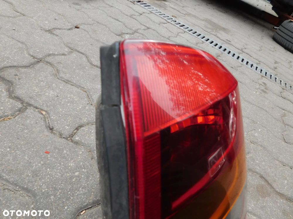 lampa lewa prawa tył OPEL ASTRA II sedan coupe cabrio CIEMNA - 10