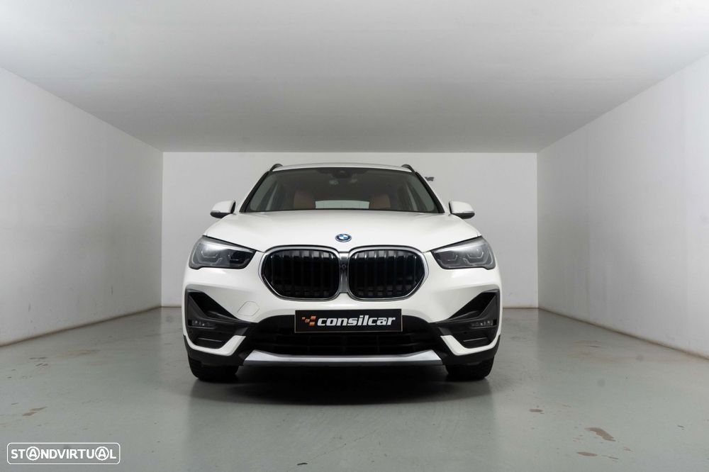 BMW X1 25 e xDrive Corporate Edition - 4