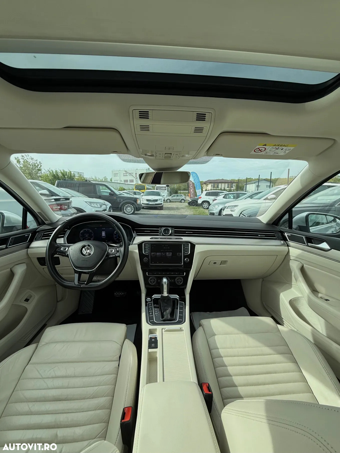 Volkswagen Passat Variant 2.0 TDI SCR 4Motion DSG Highline - 18