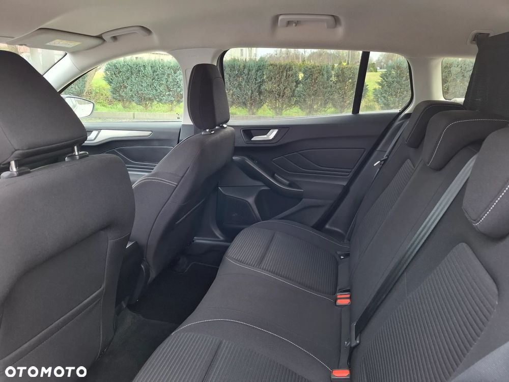 Ford Focus SW - 23