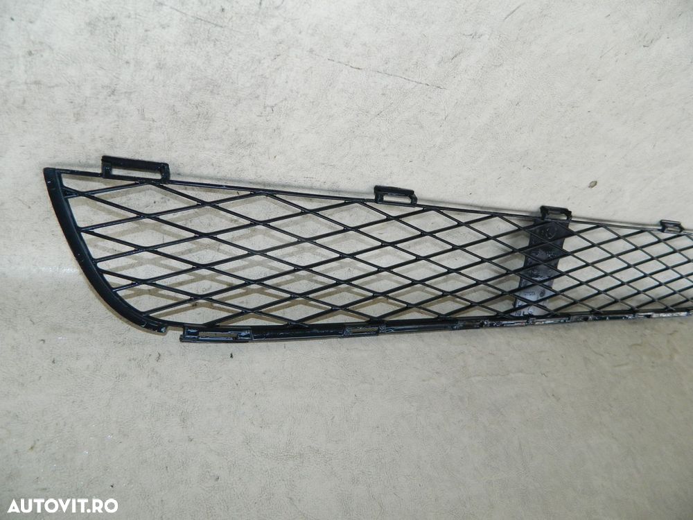 Grila intre proiectoare Toyota Yaris 2002, 2003, 2004, 2005,, cod origine OE 53112-0D010 - 4