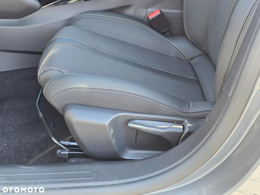 Peugeot 208 1.2 mHEV GT - 12