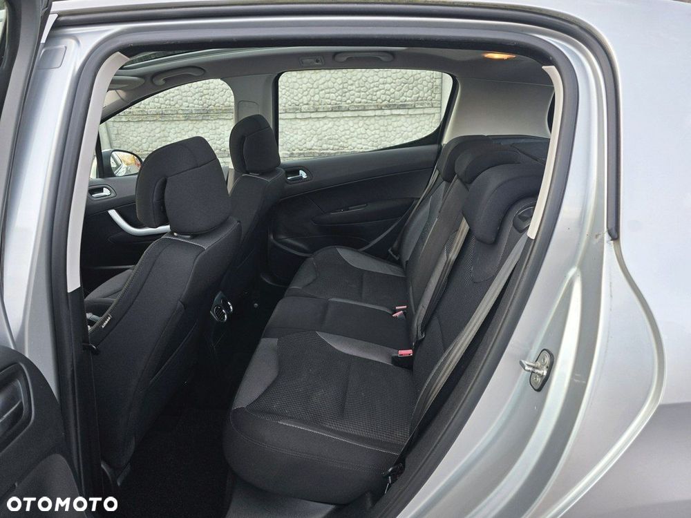 Peugeot 308 HDi FAP 110 Platinum - 28