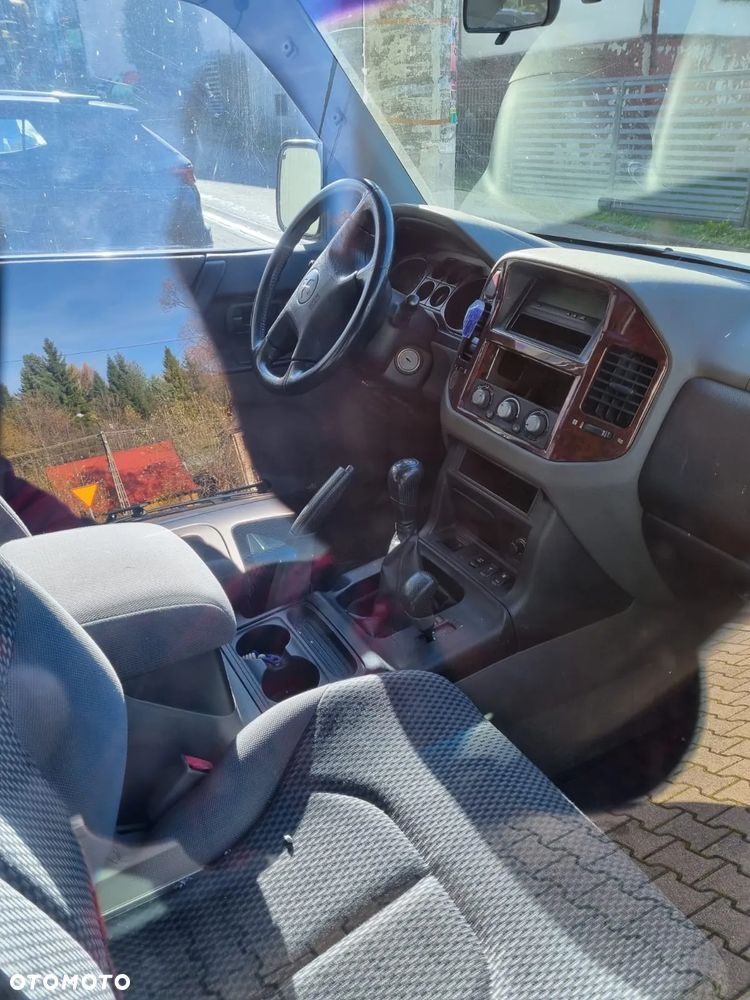 Mitsubishi Pajero - 5