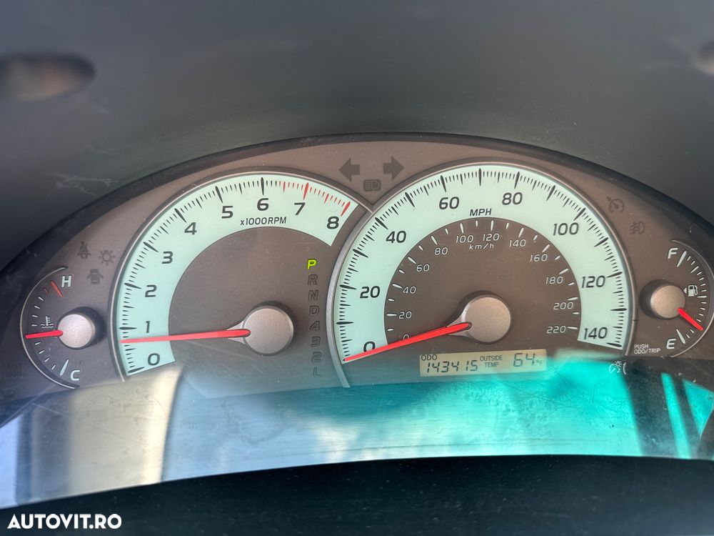 Toyota Camry - 10
