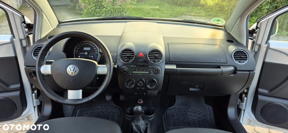 Volkswagen New Beetle - 21