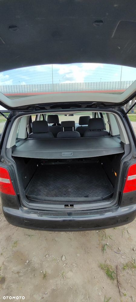 Volkswagen Touran 1.6 - 13