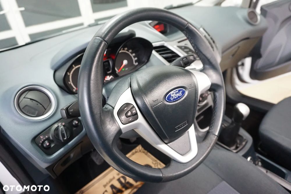 Ford Fiesta 1.4 Champions Edition - 21