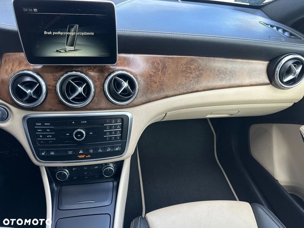 Mercedes-Benz GLA 250 4-Matic - 17