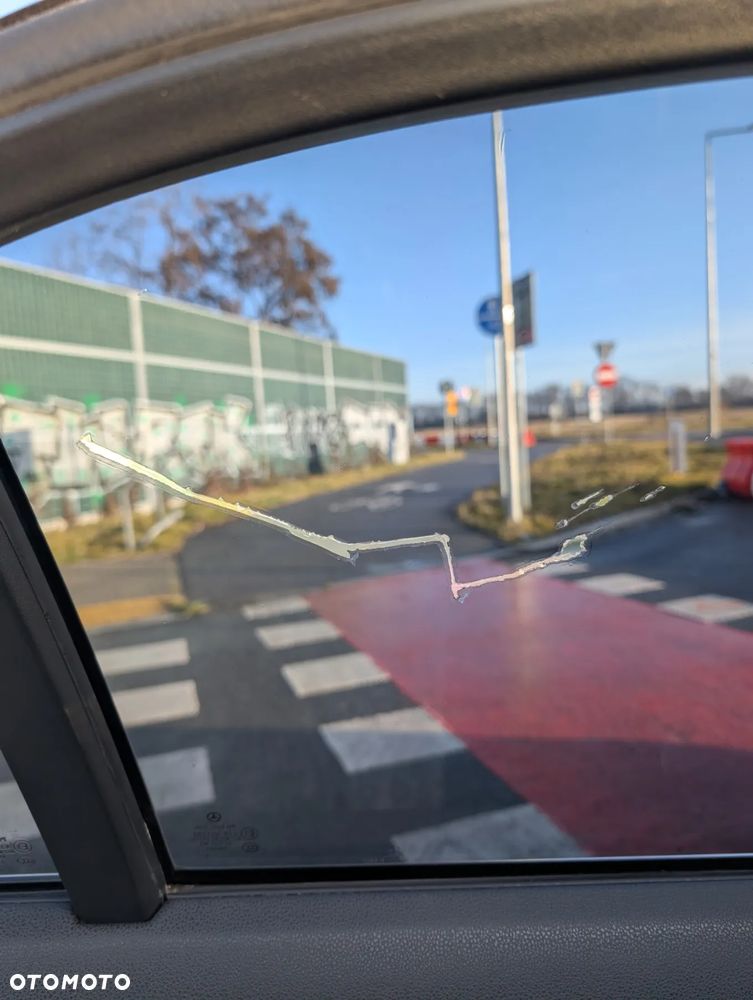 Mercedes-Benz Klasa C 220 CDI DPF Automatik Avantgarde - 13