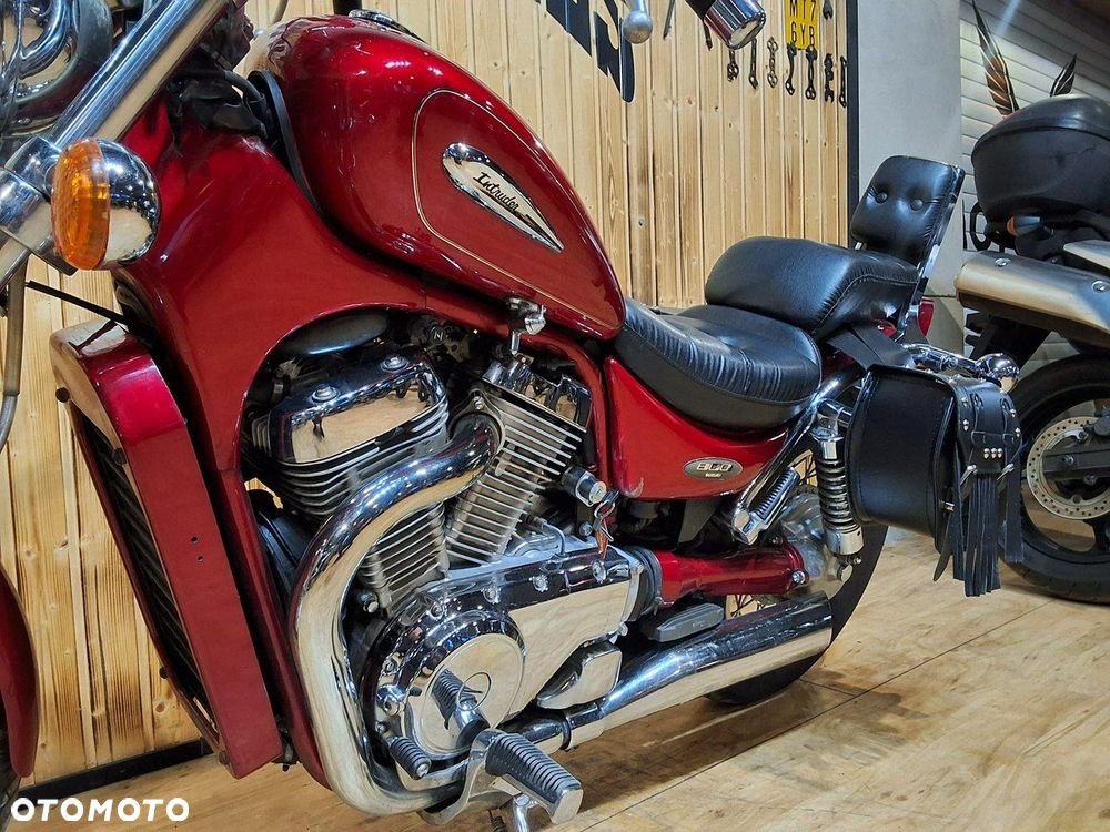 Suzuki Intruder - 11