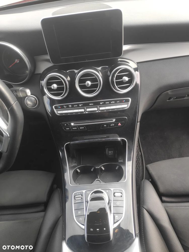 Mercedes-Benz GLC 220 d 4Matic 9G-TRONIC AMG Line - 21
