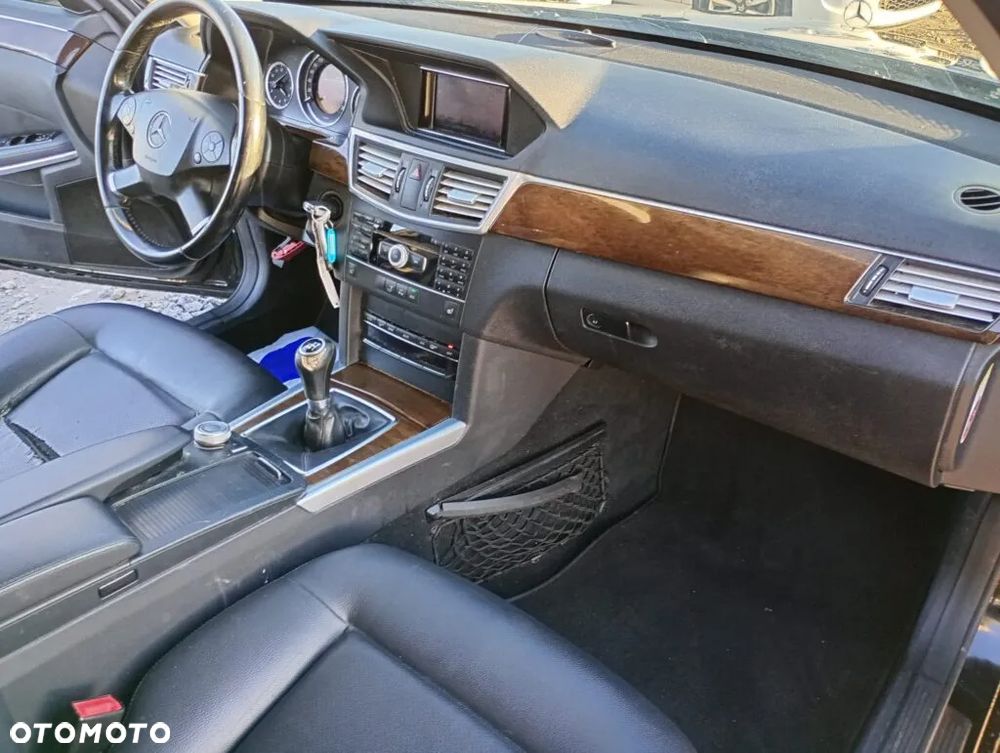 Mercedes-Benz Klasa E 200 T CDI DPF BlueEFFICIENCY - 11