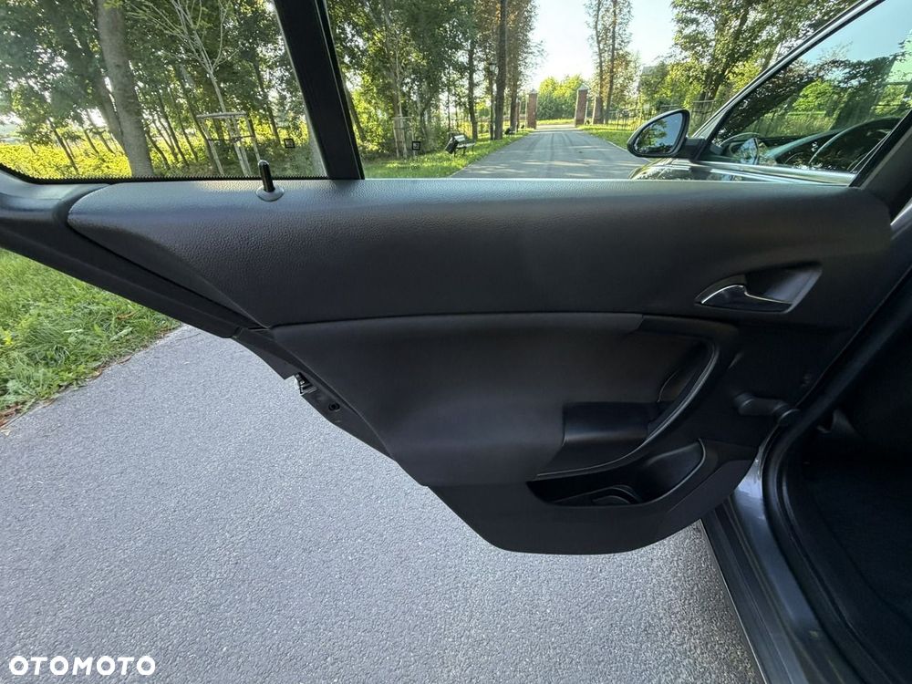 Opel Insignia - 22