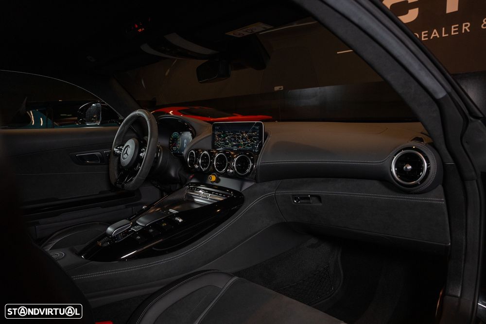 Mercedes-Benz AMG GT R - 21