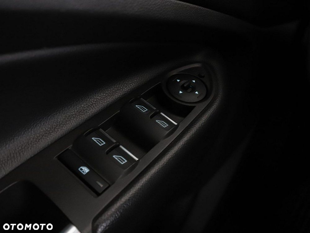 Ford Kuga 2.0 TDCi 2x4 ST-Line - 31