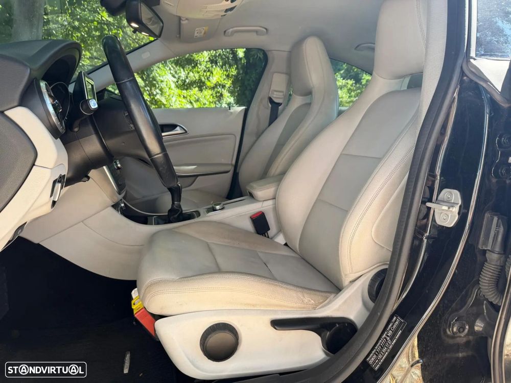 Mercedes-Benz CLA 200 CDI AMG Line — fotografia 33