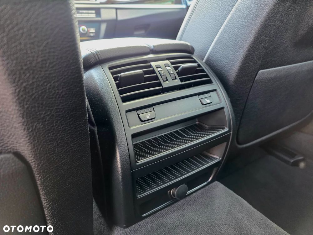 BMW Seria 5 528i xDrive Sport-Aut - 18