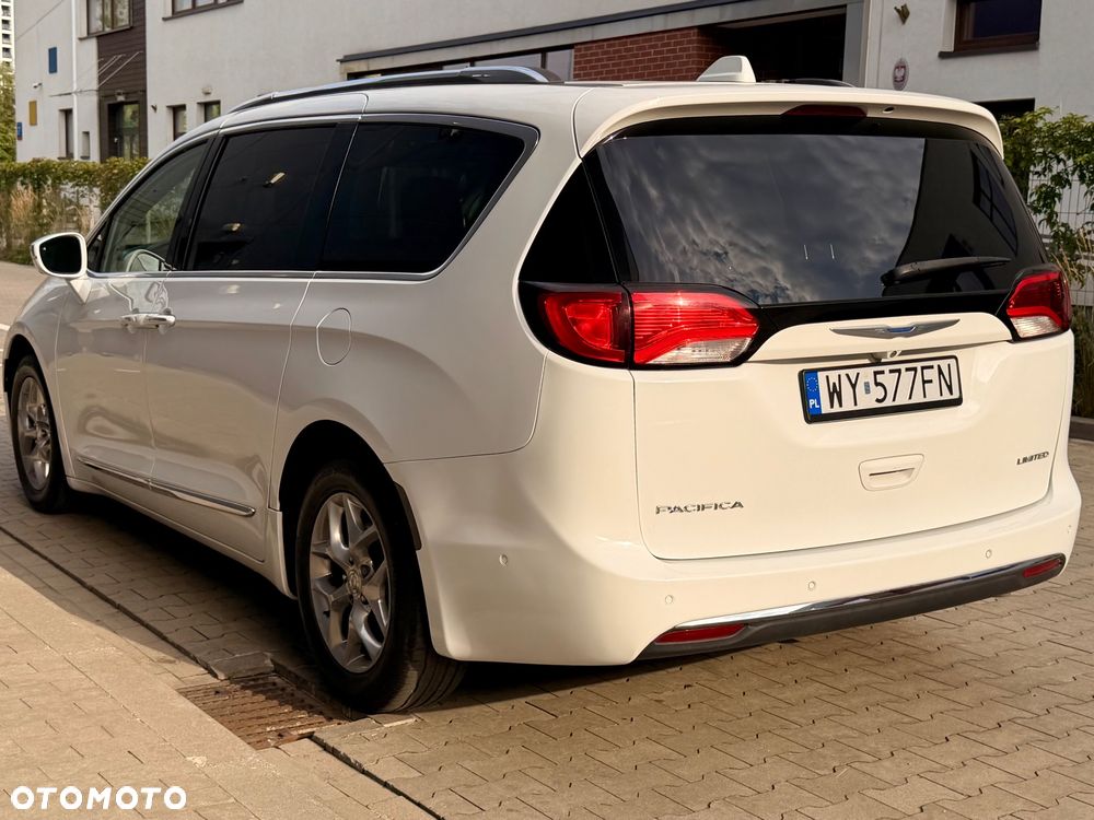 Chrysler Pacifica - 6