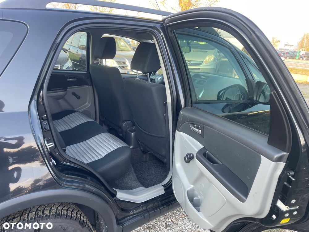 Suzuki SX4 1.6 VVT 4x2 Comfort - 17