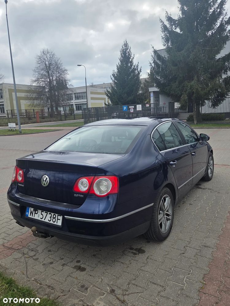 Volkswagen Passat 2.0 TDI Highline - 5