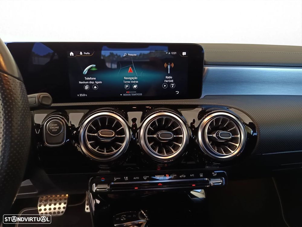 Mercedes-Benz A 250 Limousine e AMG Line - 17