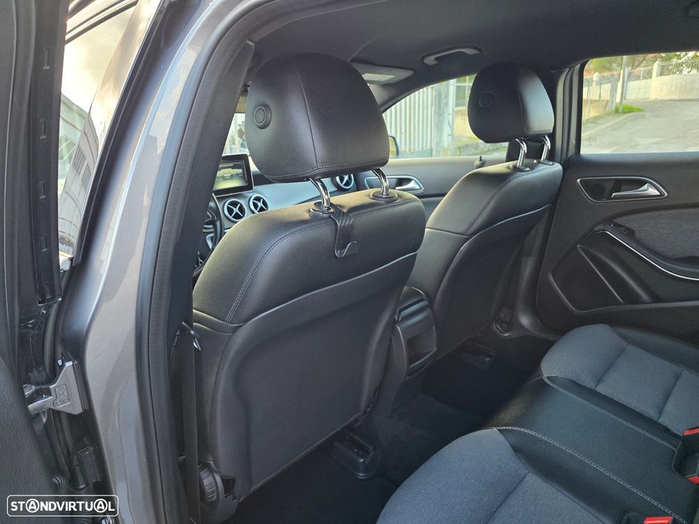 Mercedes-Benz GLA 180 CDI Urban - 16