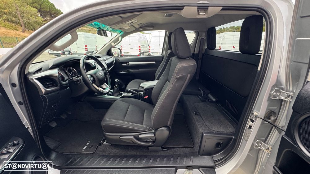 Toyota Hilux 2.4 D-4D 4WD Trial - 30