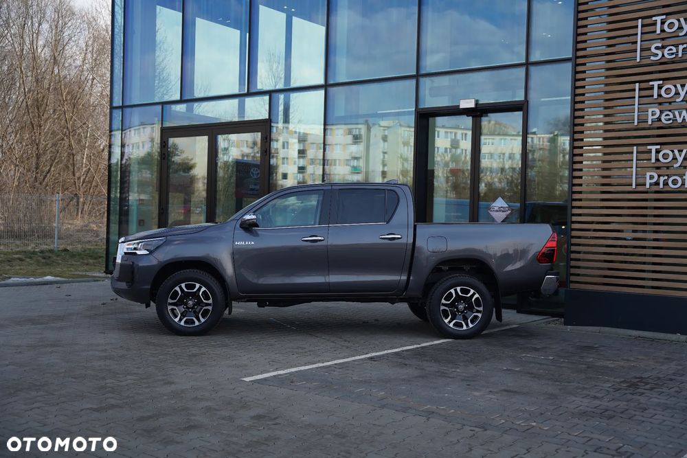 Toyota Hilux 4x4 Double Cab Autm Executive - 12