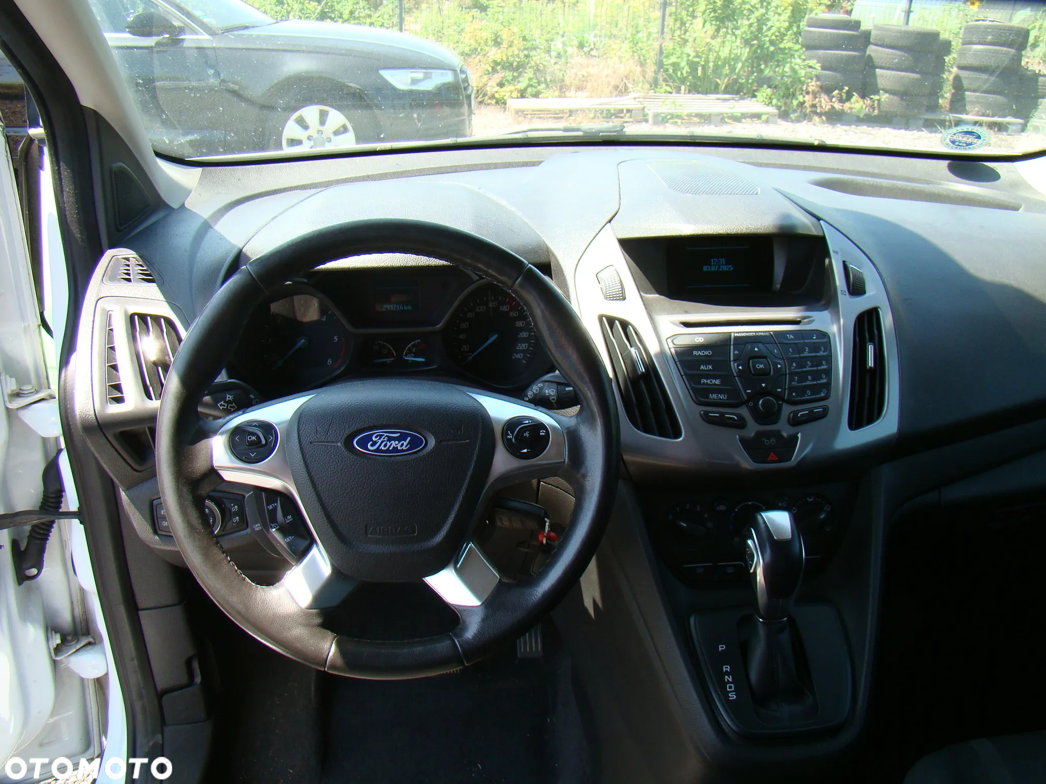 Ford Transit Connect - 17