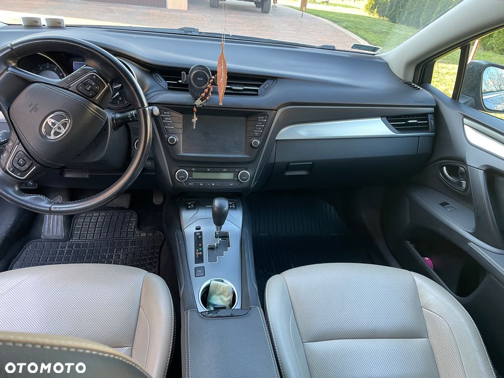 Toyota Avensis 1.8 Selection MS - 11