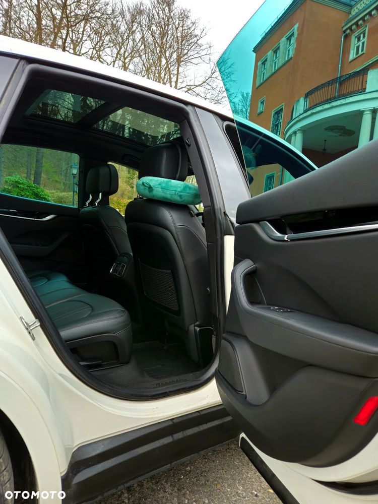 Maserati Levante - 13