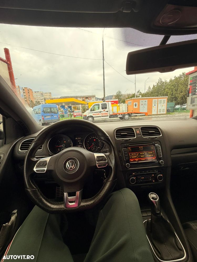 Volkswagen Golf 2.0 DPF GTD - 6