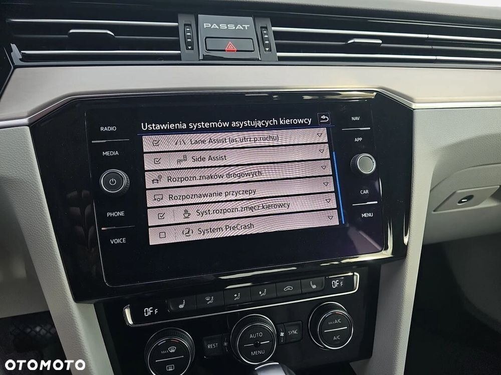 Volkswagen Passat - 31