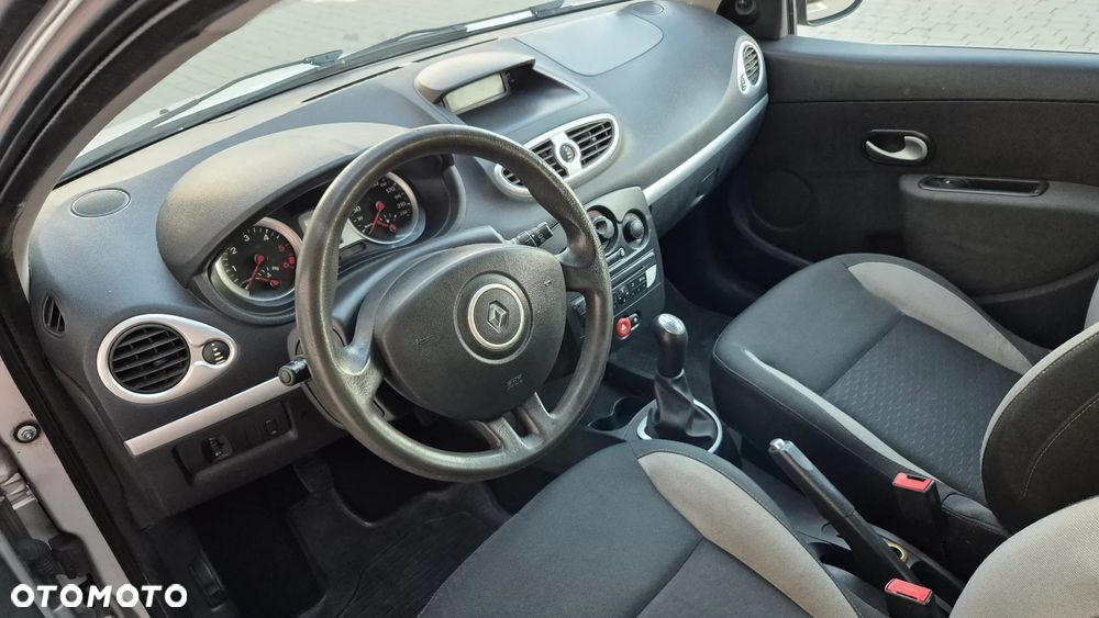 Renault Clio - 8