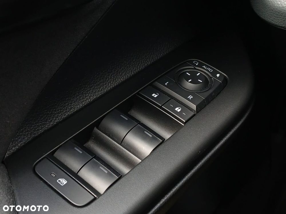 Toyota C-HR 1.8 Hybrid Executive - 33