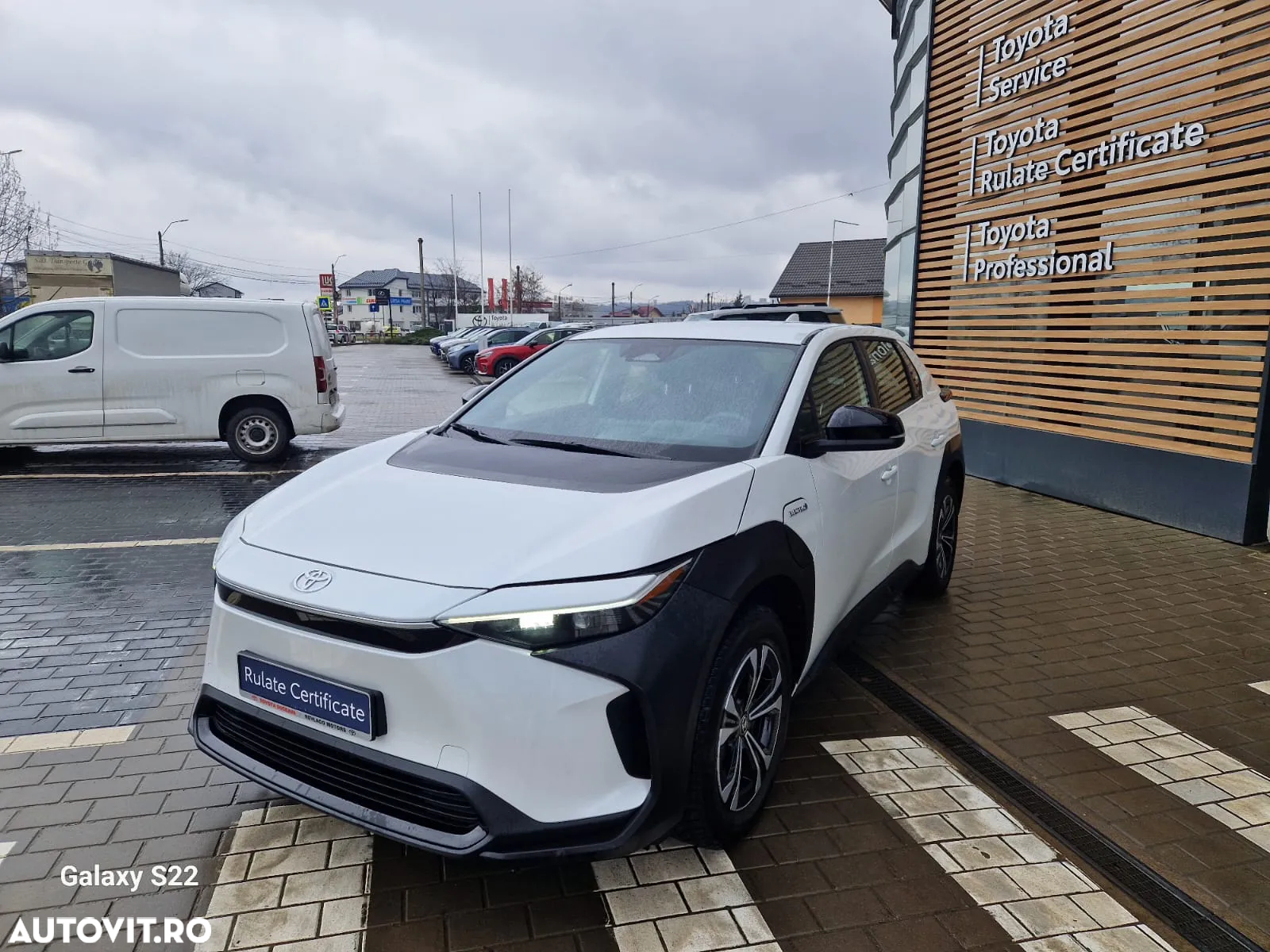 Toyota BZ4X 160 KW AWD (4x4) Dynamic - 3