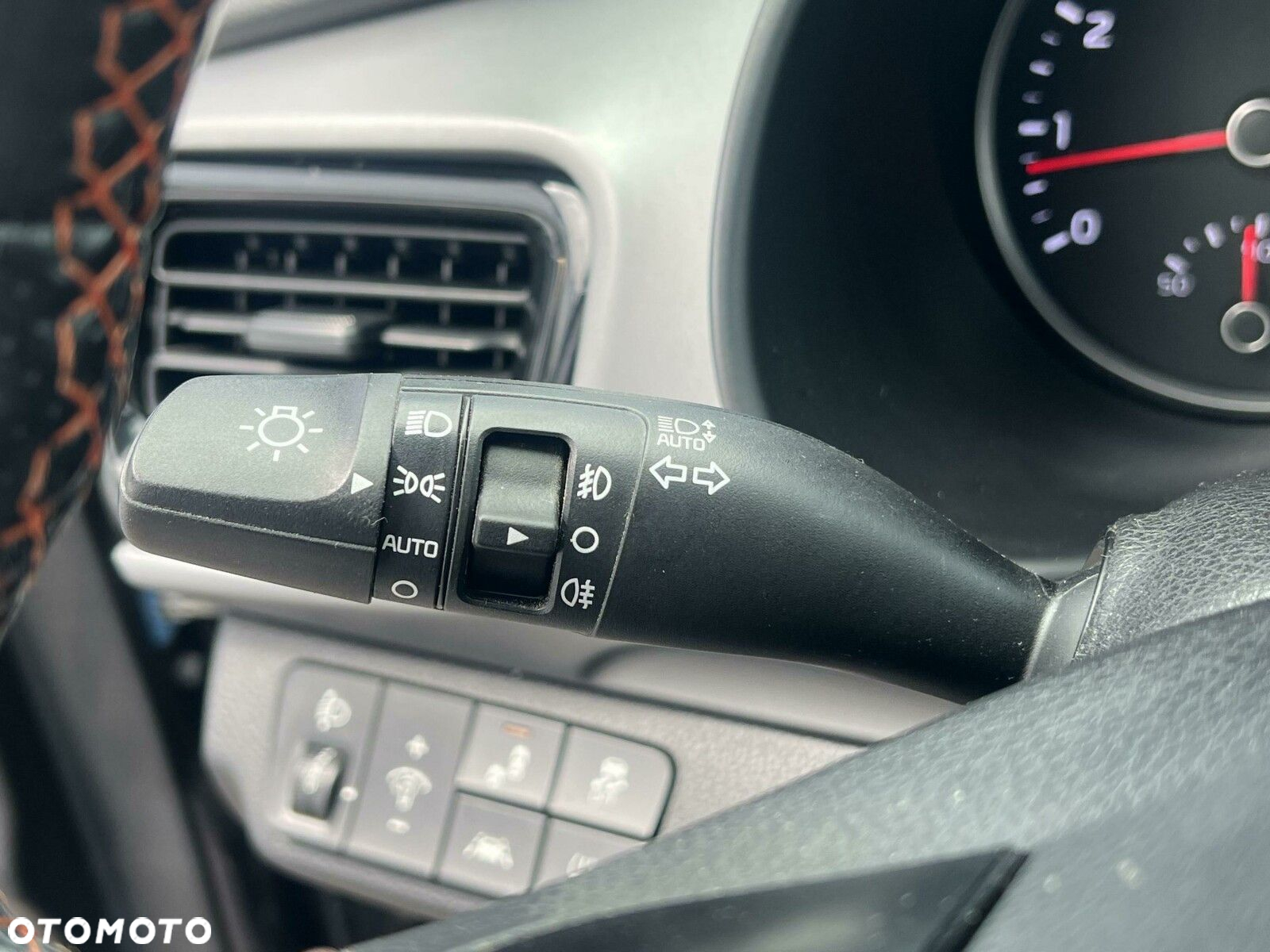 Kia Stonic - 19