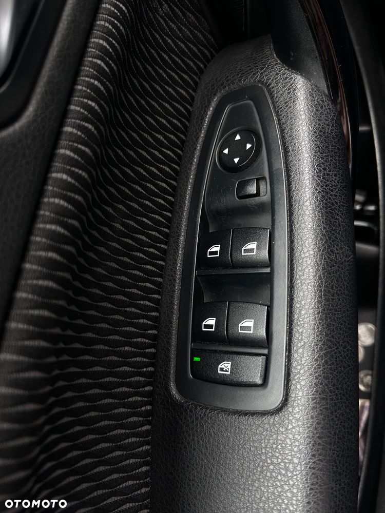 BMW Seria 1 116i - 13