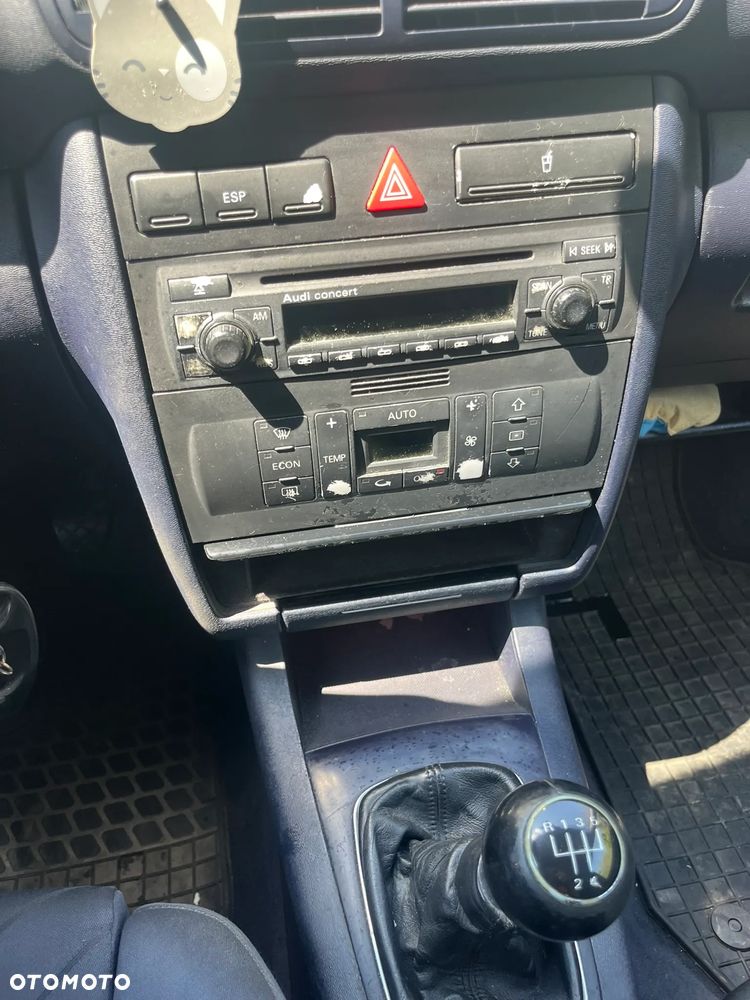 Audi A3 3-drzwiowe 1.6 FSI Ambiente - 30
