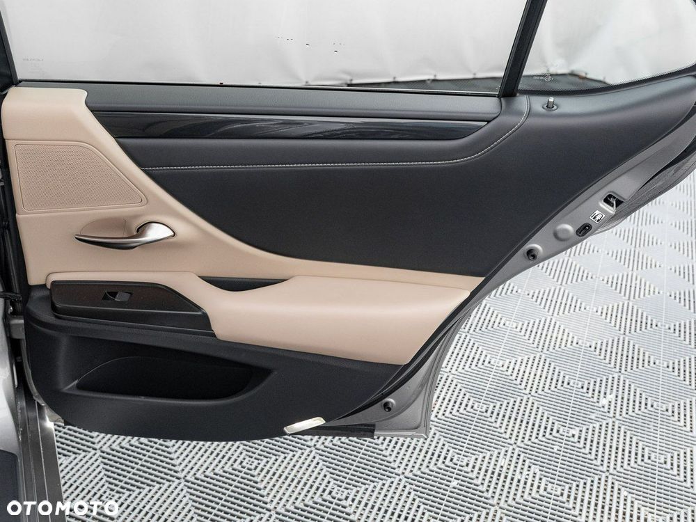 Lexus ES - 33