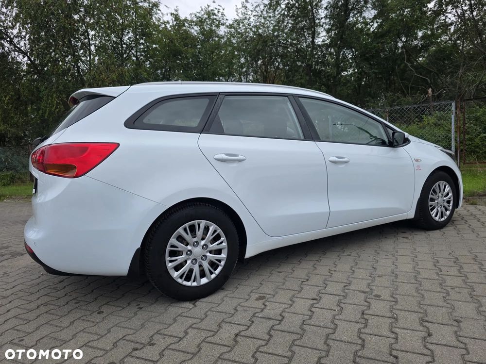 Kia Ceed 1.4 L - 6
