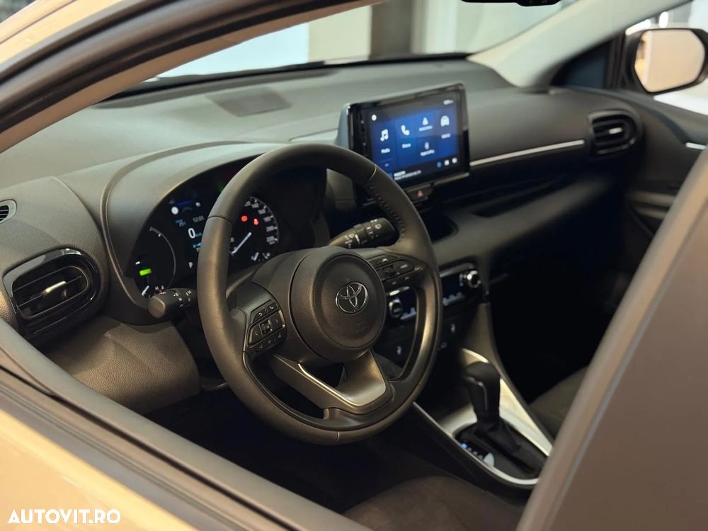 Toyota Yaris - 10