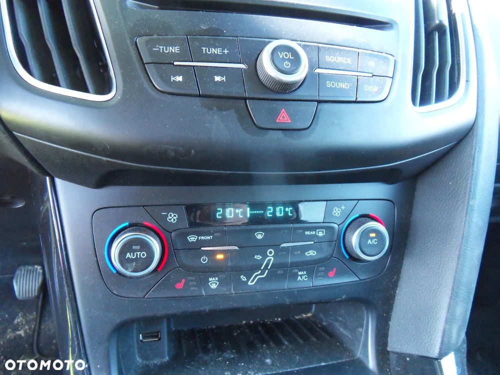 Ford Focus 1.0 EcoBoost STart-Stopp-System TITANIUM - 23