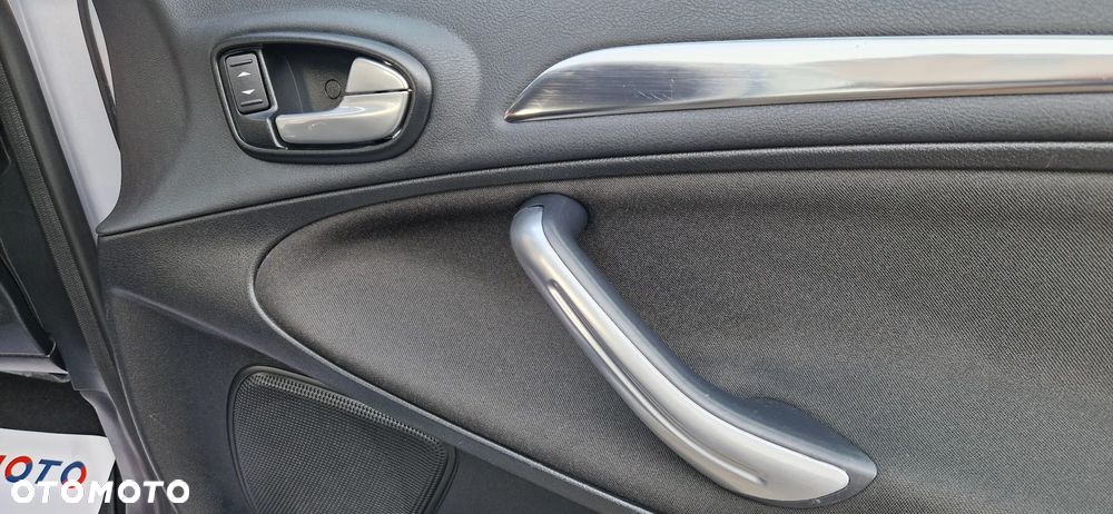 Ford S-Max - 19