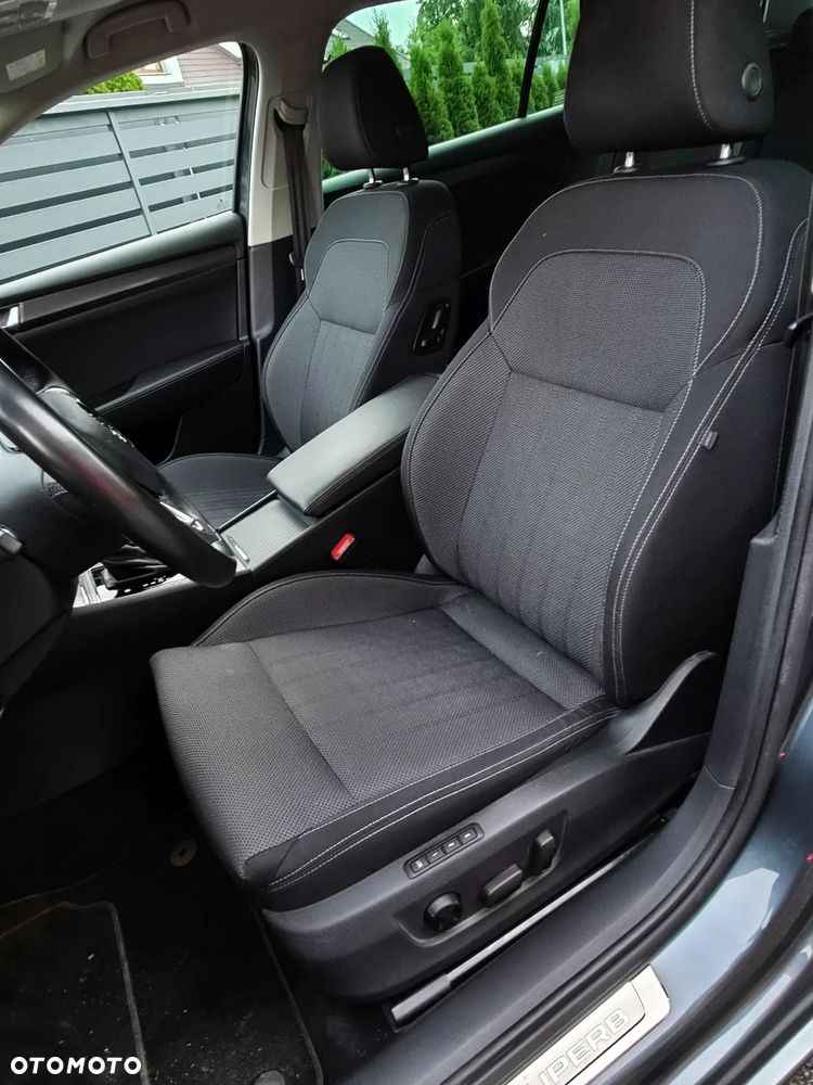 Skoda Superb 2.0 TDI SCR 4x4 Style DSG - 14