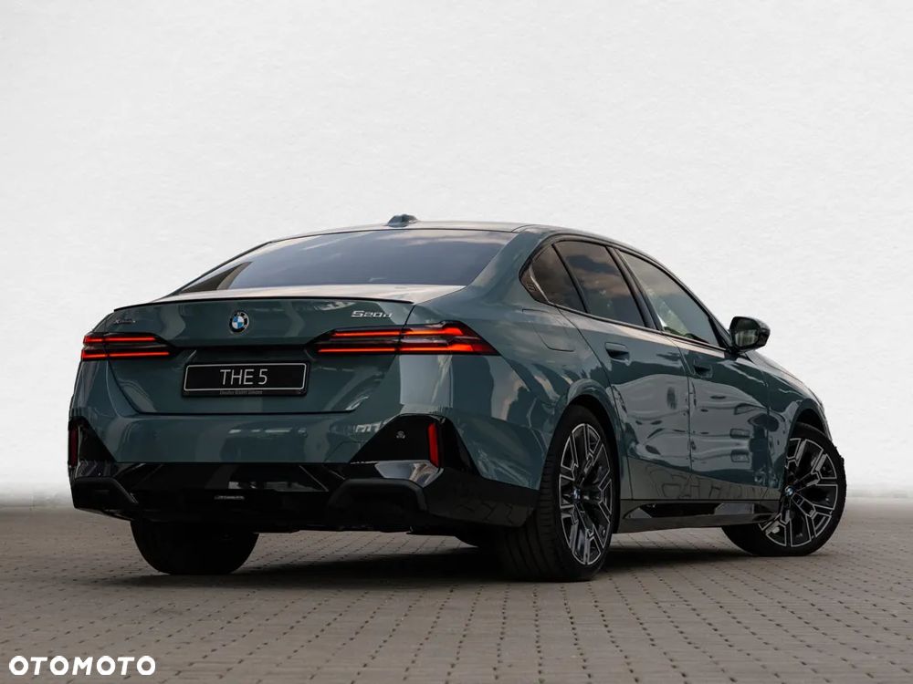 BMW Seria 5 520d xDrive - 4