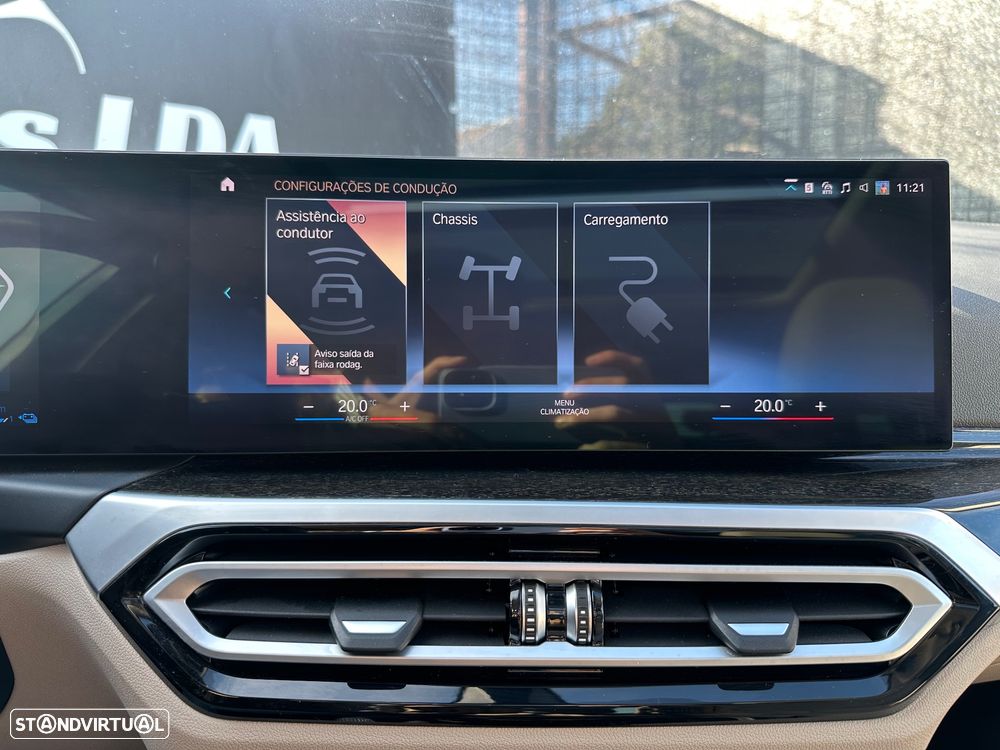 BMW 320 e Touring Aut. Luxury Line - 25