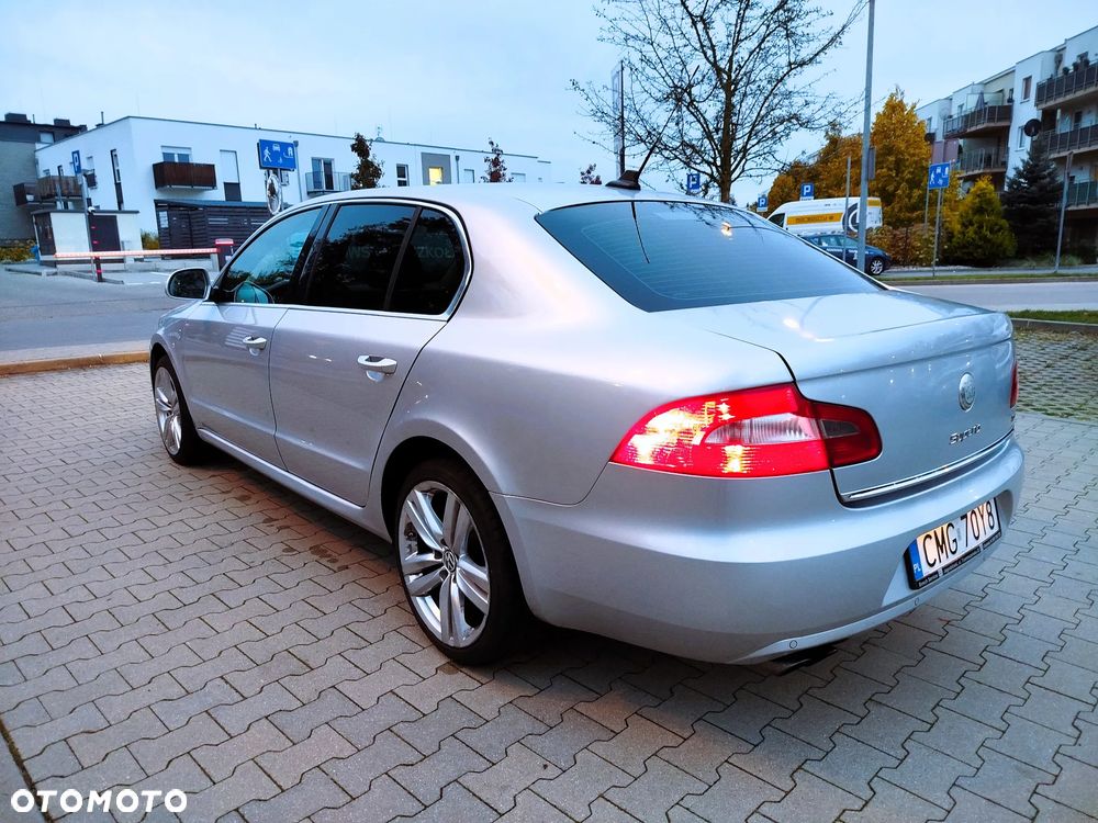 Skoda Superb 2.0 TDI DSG Exclusive - 8